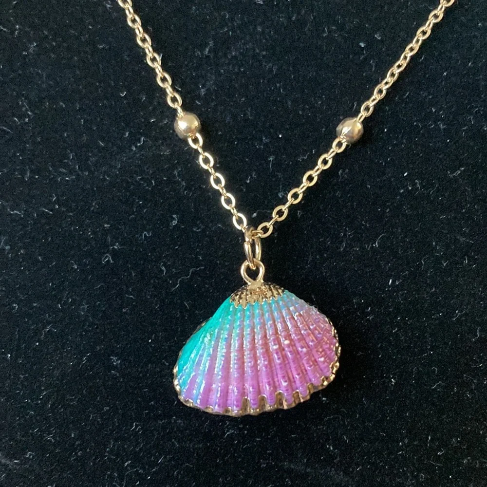 Natural Painted Shell Charm Pendant Purple and Green Gold Chain Link Necklace - Picture 5 of 12